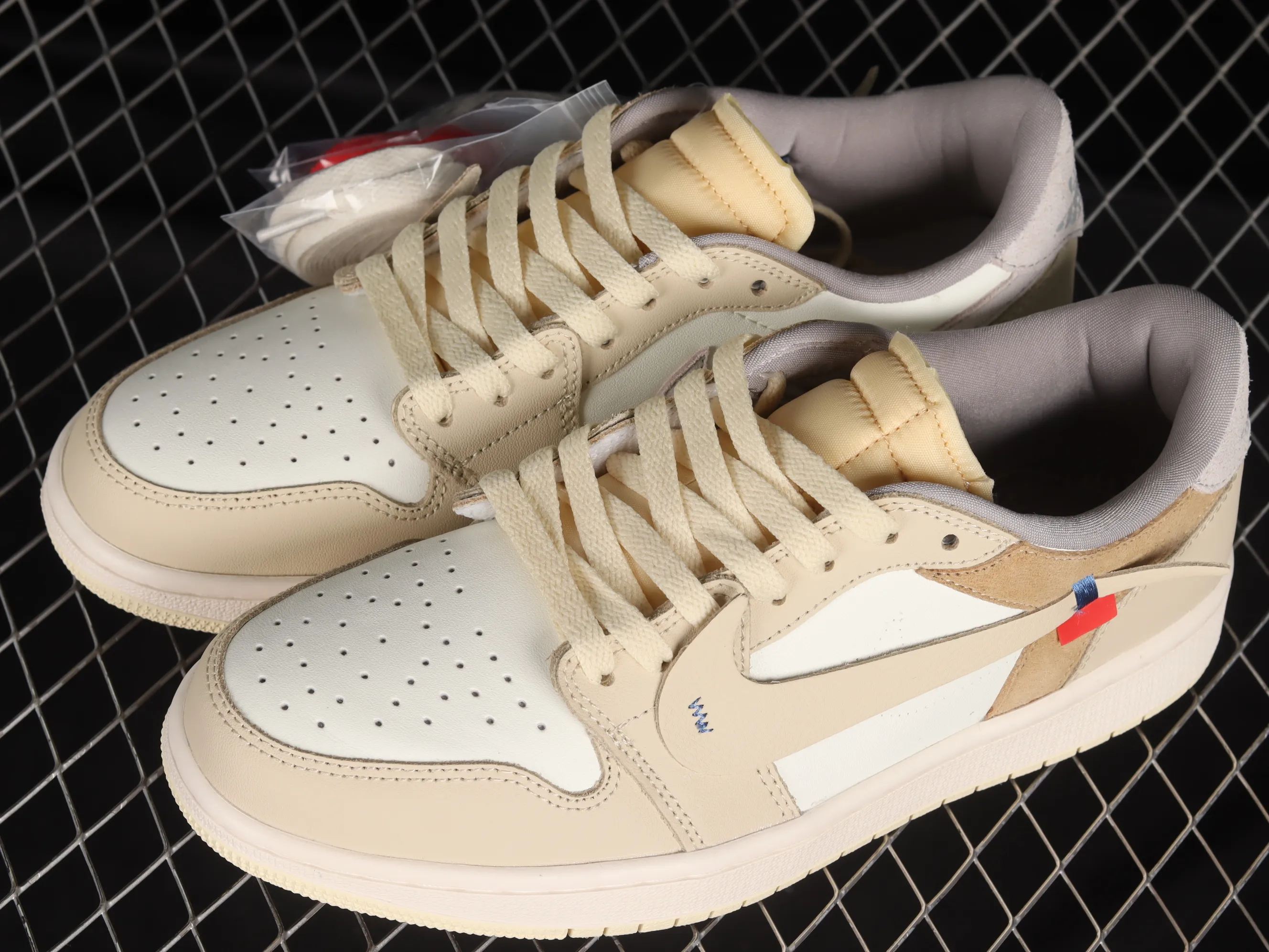 All categories Air Jordan Jordan series basketball shoes Air Jordan 1 Low Off White x Air Jordan 1 Low "Custom" AJ1 Joe 1 beige joint cultural low-top casual sneakers CZ0790-102
